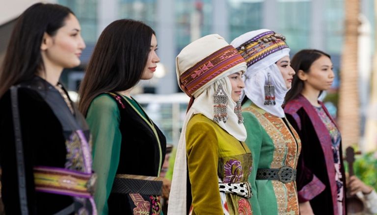 الاحتفال عكس موسيقى المجتمعات الجبلية وتقاليدها