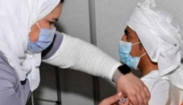 التطعيم ضد كورونا في الإمارات - أرشيفية