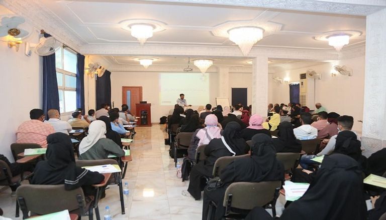 إحدى جلسات مشروع إشراك الشباب في بناء السلام