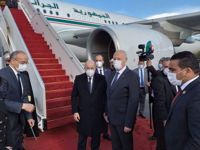 استقبال الرئيس التونسي قيس سعيد لنظيره الجزائري عبد المجيد تبون