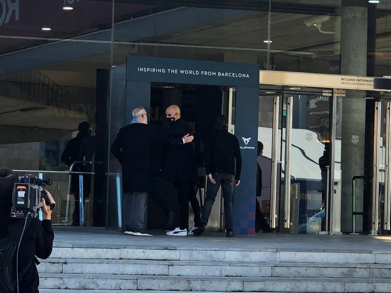 سيرجيو أجويرو يعتزل كرة القدم