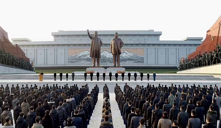 مناسبات محددة يلتزم الكوريون الشماليون بالبكاء فيها