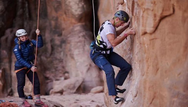مسابقة "نيوم" لتسلق الصخور في السعودية