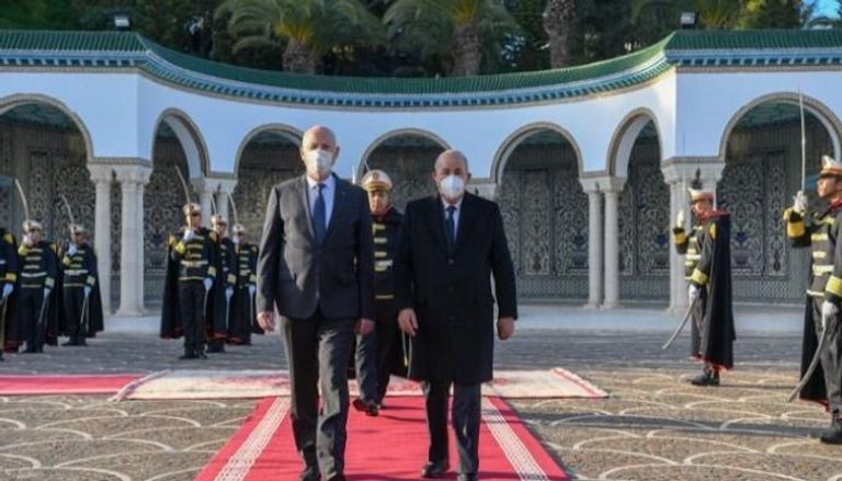 مراسم استقبال الرئيس التونسي قيس سعيد لنظيره الجزائري عبد المجيد تبون