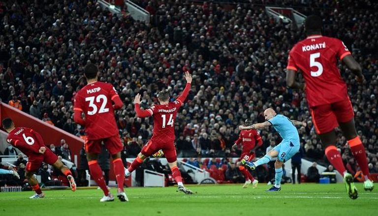 ليفربول ضد نيوكاسل