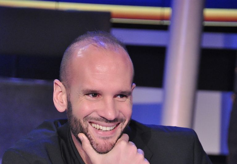 وليد الهيشري نجم الترجي ومنتخب تونس الأسبق تونس ضد الجزائر من مواجهة سابقة