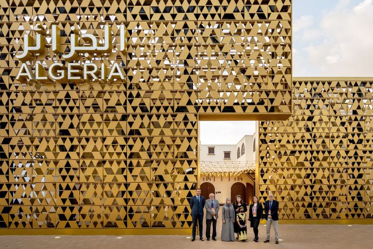 عهود الرومي تزور جناح الجزائر في "إكسبو 2020 دبي" عهود الرومي تزور جناح الجزائر في