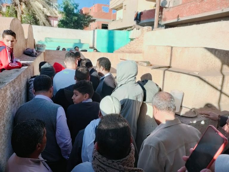 الفنان المصري محب كاسر في المستشفى