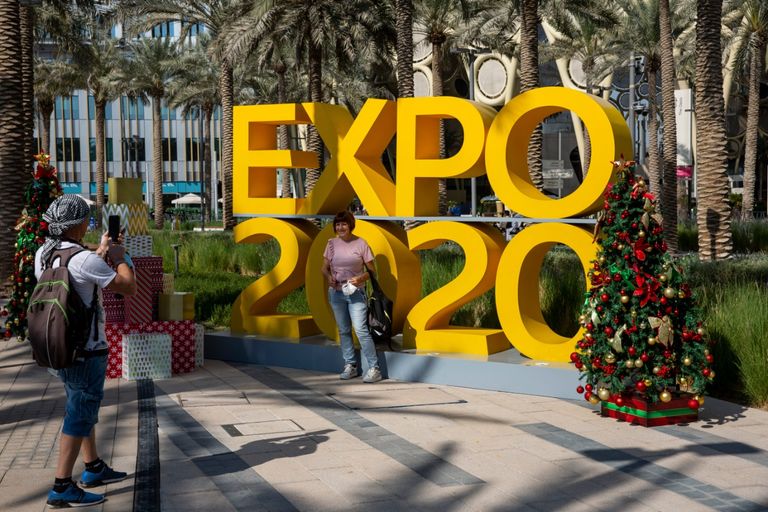 فعاليات مبهجة في احتفالات موسم الأعياد بـ