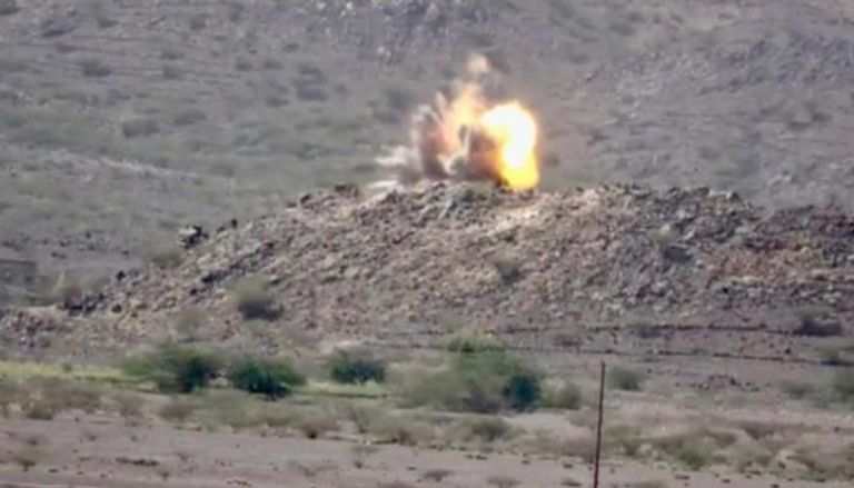 قصف مدفعي للقوات المشتركة على موقع حوثي غربي اليمن