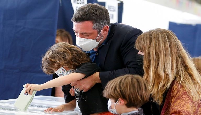  الجولة الأولى من الانتخابات الرئاسية في تشيلي- رويترز 