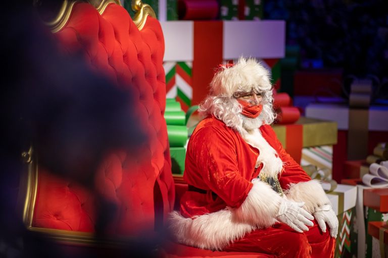 إضاءة شجرة عيد الميلاد في ساحة الوصل