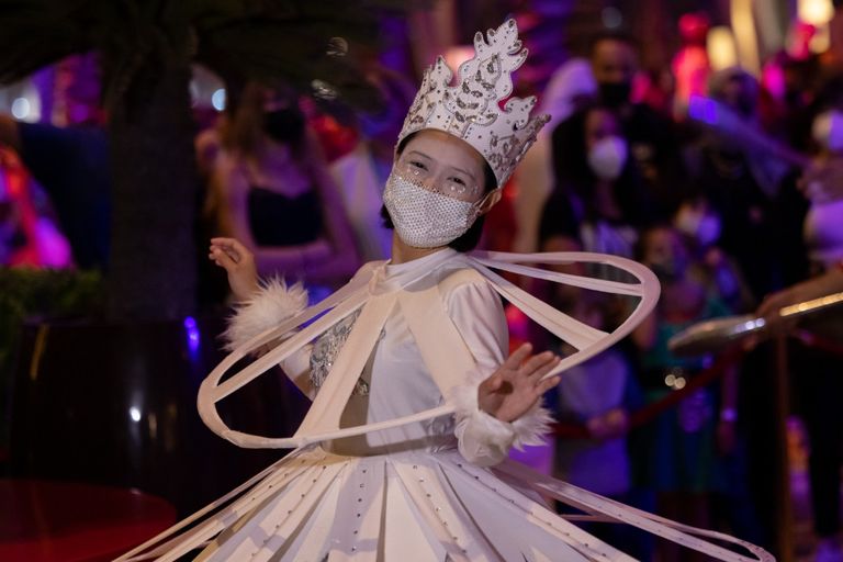 إضاءة شجرة عيد الميلاد في ساحة الوصل