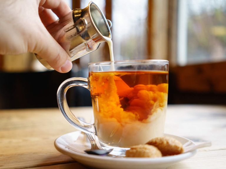 مشروب الشاي بالحليب