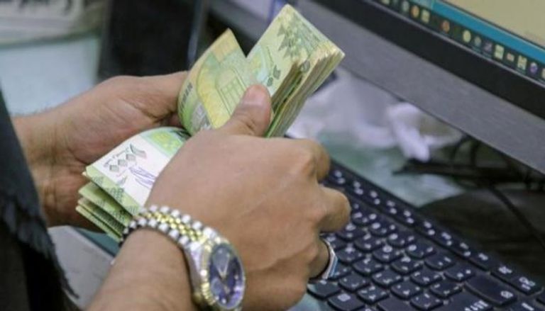 الريال اليمني يصعد أمام العملات الأجنبية