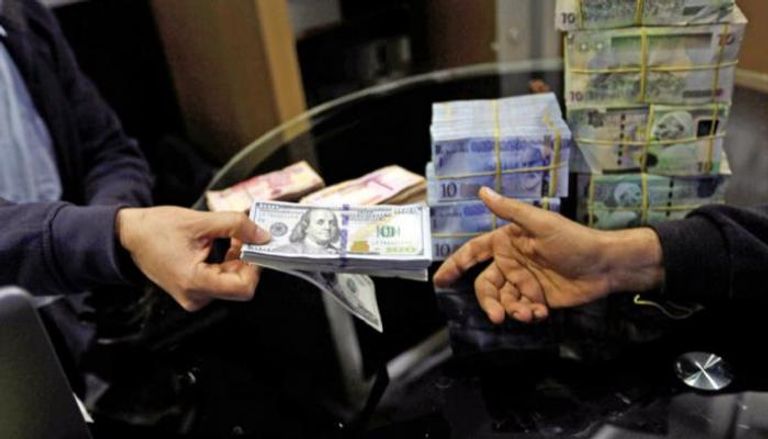 تباين أسعار العملات والذهب في ليبيا