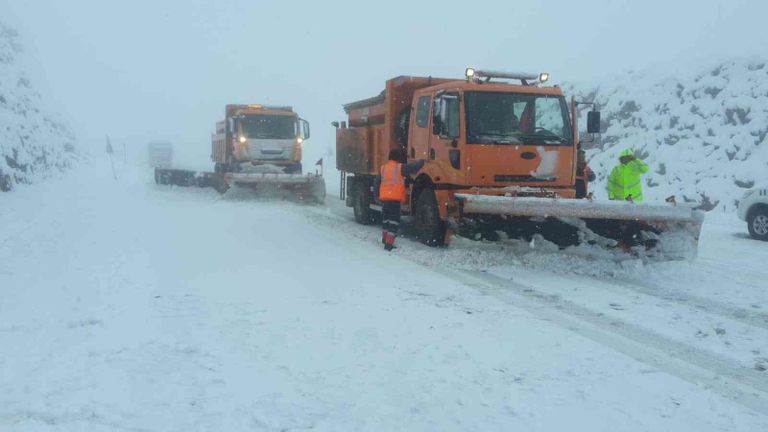 عاصفة ثلجية تضرب تركيا