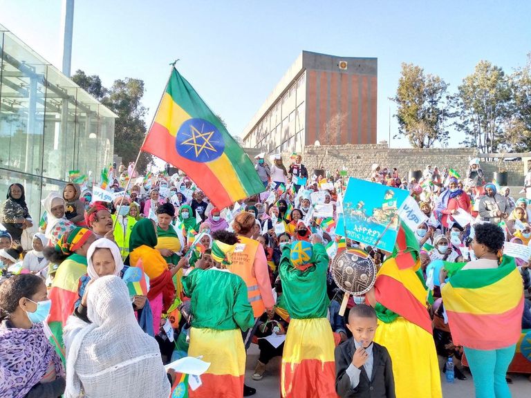 نساء أديس أبابا خلال الوقفة الاحتجاجية