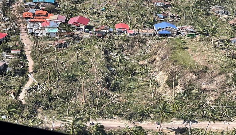 جانب من الدمار الذي خلّفه إعصار