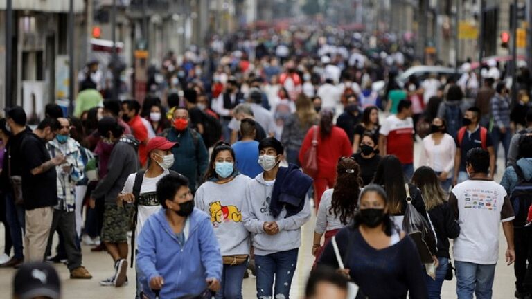 رجل يخضع لاختبار فيروس كورونا (أرشيفية)