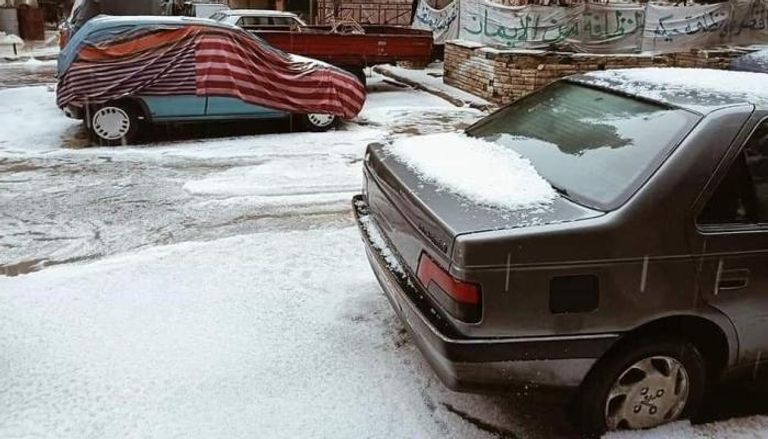 الثلوج تكسو شوارع الإسكندرية (صورة من وسائل التواصل الاجتماعي)