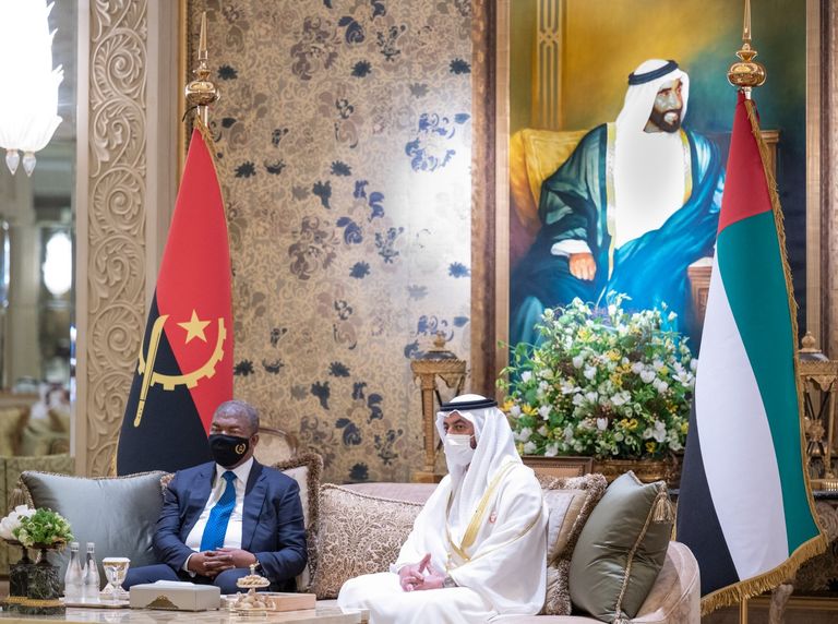 الشيخ حمدان بن زايد آل نهيان ورئيس أنجولا يشهدان توقيع عدد من مذكرات التفاهم