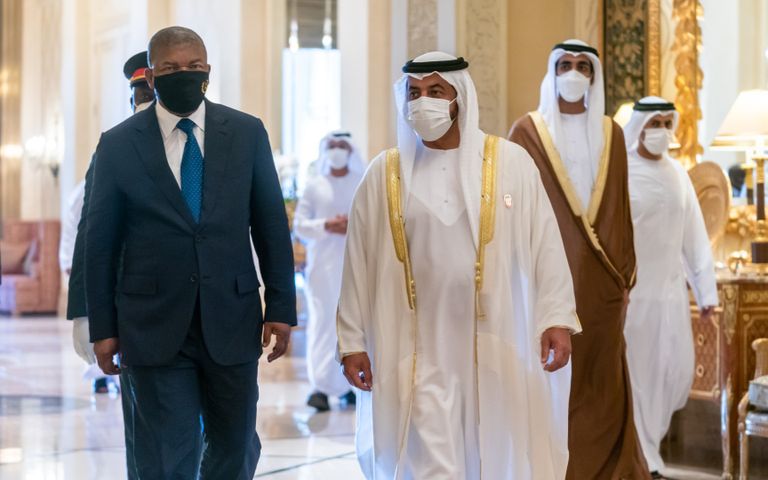 الشيخ حمدان بن زايد آل نهيان ورئيس أنجولا يشهدان توقيع عدد من مذكرات التفاهم