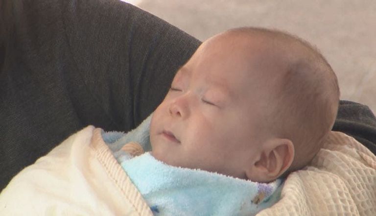 عائلة الطفل سيكينو ريوسوكي تحتفل بعيد ميلاده