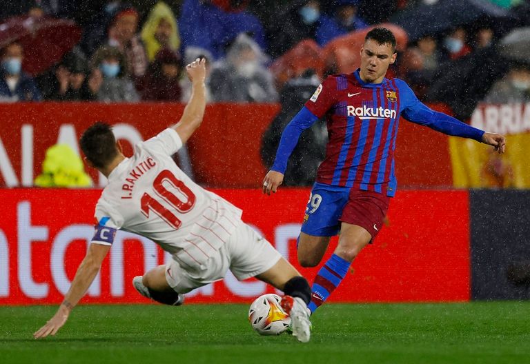 إشبيلية ضد برشلونة في الدوري الإسباني