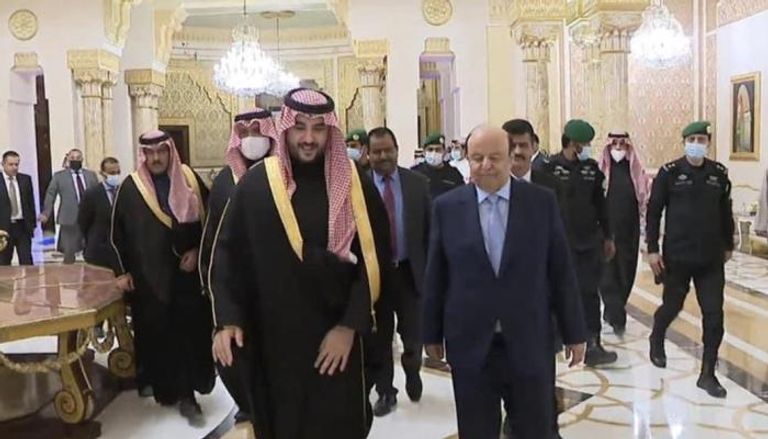 جانب من لقاء الرئيس اليمني والأمير خالد بن سلمان