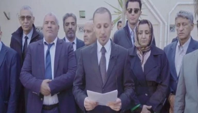 المرشحون لرئاسة ليبيا أثناء تلاوة بيانهم