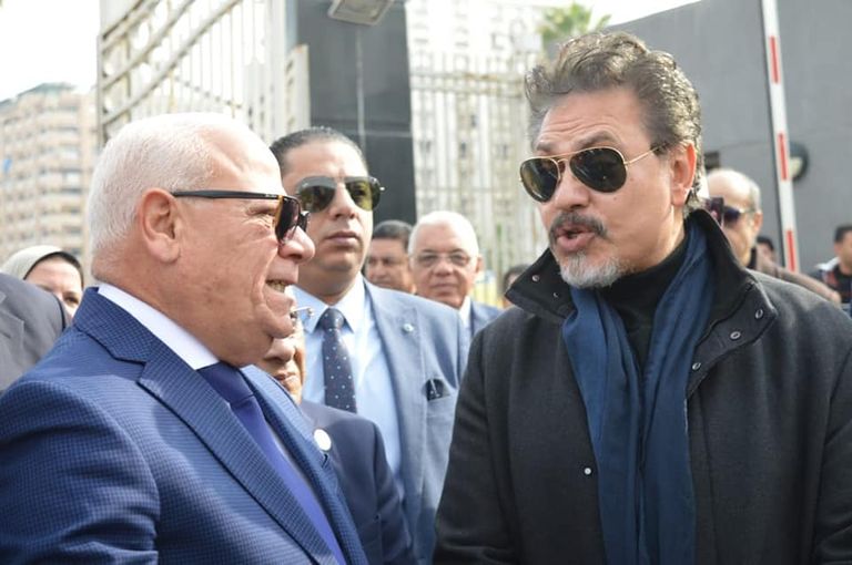 إزاحة الستار عن تمثال محمود ياسين