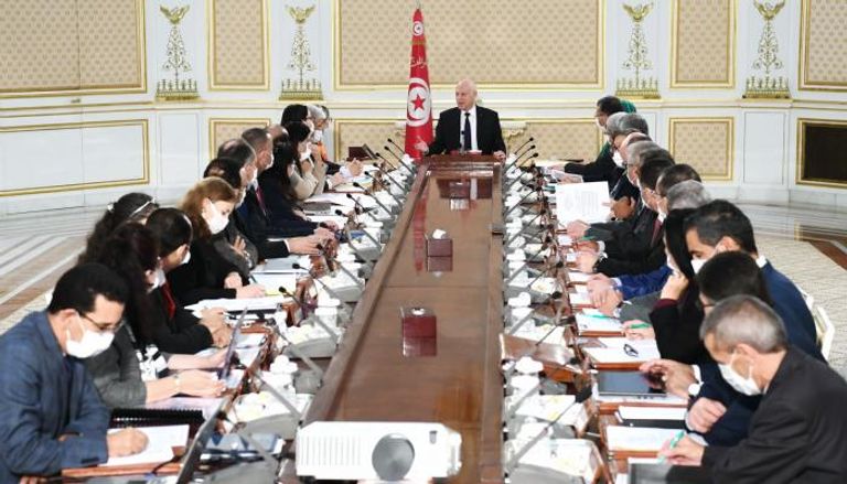  قيس سعيد يترأس مجلس الوزراء التونسي