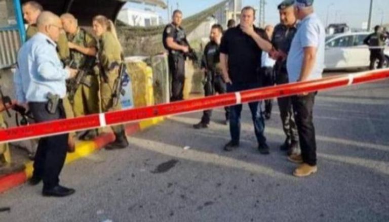 عناصر من الشرطة الإسرائيلية في موقع حادث سابق