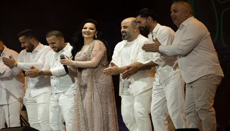 النجمة الأردنية ديانا كرزون