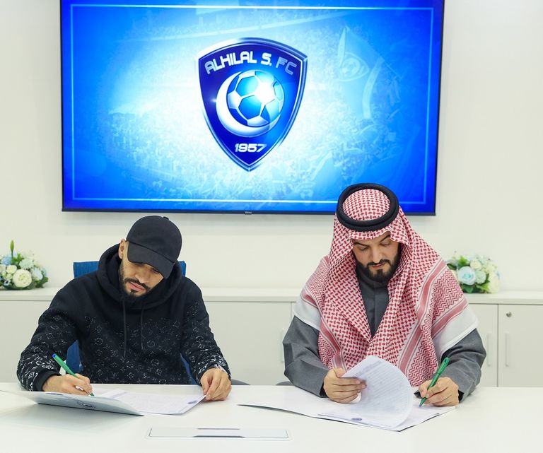 الهلال السعودي يجدد عقد محمد البريك الهلال السعودي يجدد عقد محمد البريك