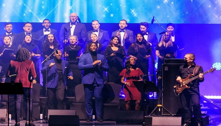 إحدى عضوات فرقة 