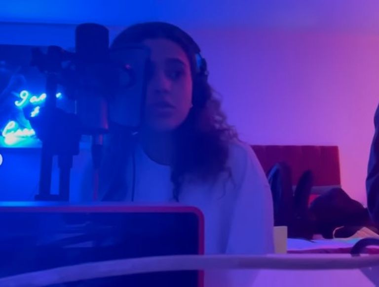 جنا ووالدها عمرو دياب