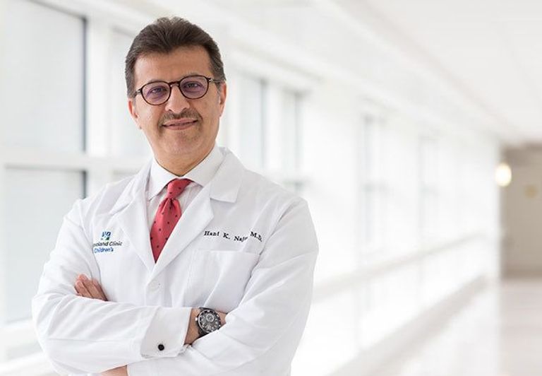 جانب من الجراحة المعقدة