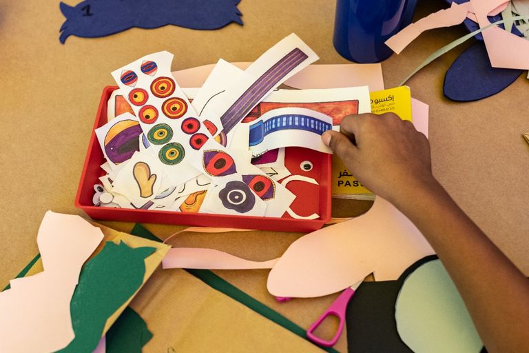 ورشة صنع الدمى بجناح إسبانيا في إكسبو