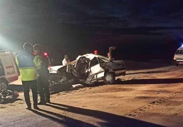 جانب من آثار حادث مروري في إيران