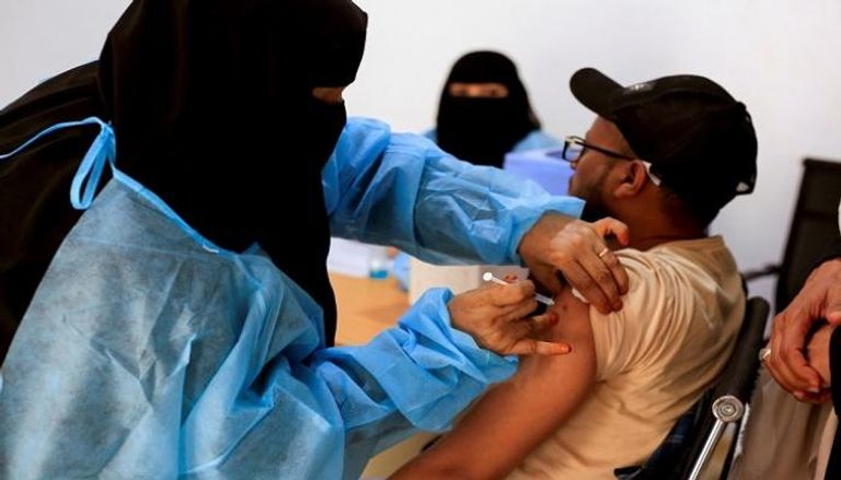 اللقاحات ساعدت في تراجع إصابات كورونا في اليمن