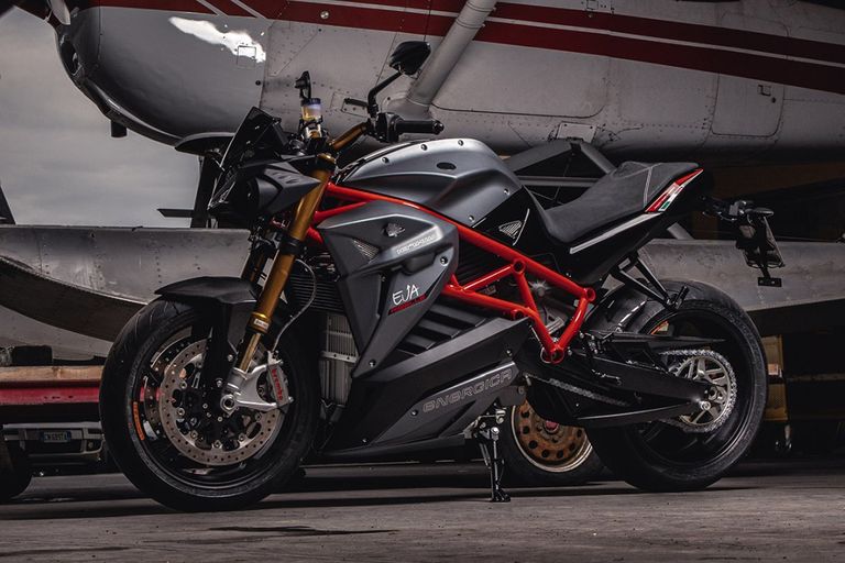 دراجة ENERGICA EVA RIBELLE دراجة HARLEY-DAVIDSON LIVEWIRE