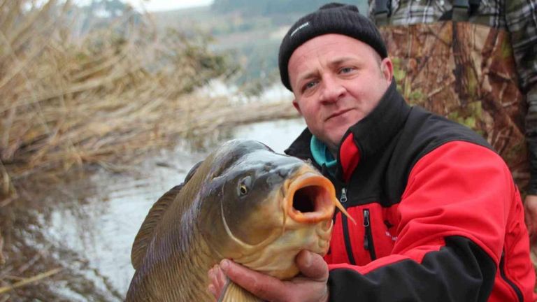 الصيادان رفقة السمكة العملاقة