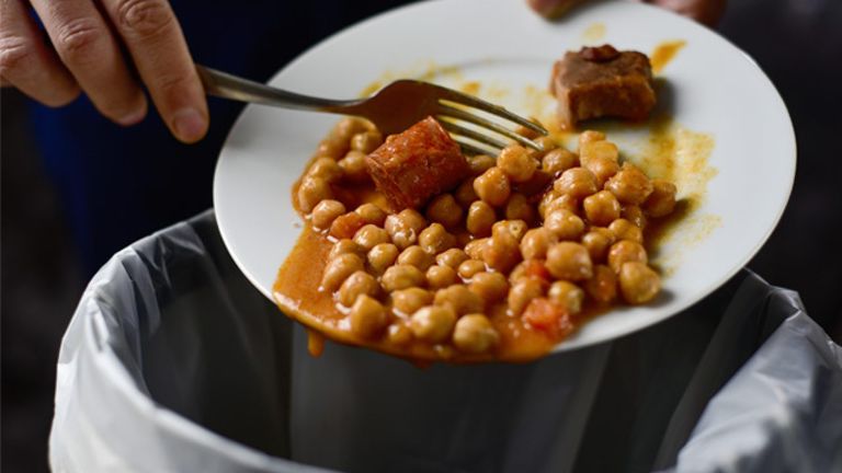 بخطوات بسيطة يمكنكِ الاستفادة من بقايا عزائم الأعياد