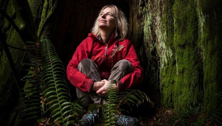 سوزان سيمارد مؤلفة كتاب "العثور على الشجرة الأم"