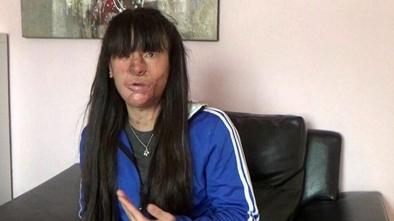 بيرفين أوزيك توقع عقد زواجها من صديقها السابق قاسم أوزان جيلتيك