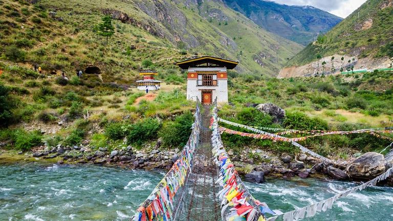 دولة آسيوية تعيد افتتاح مزارا سياحيا بعد إغلاقه 60 عاما - صورة 1