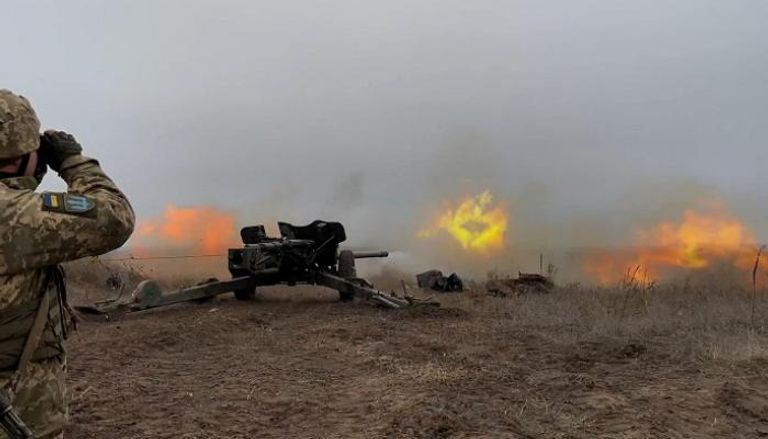 مناورات بالمدفعية للجيش الأوكراني- رويترز