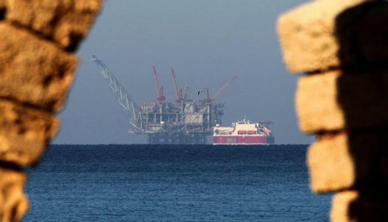 التنقيب عن النفط مرهون بترسيم الحدود مع إسرائيل.. رسالة "فرنسا" للبنان